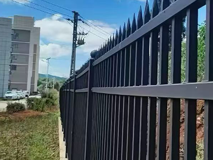 庭院围墙护栏 私家院落装饰防护指南